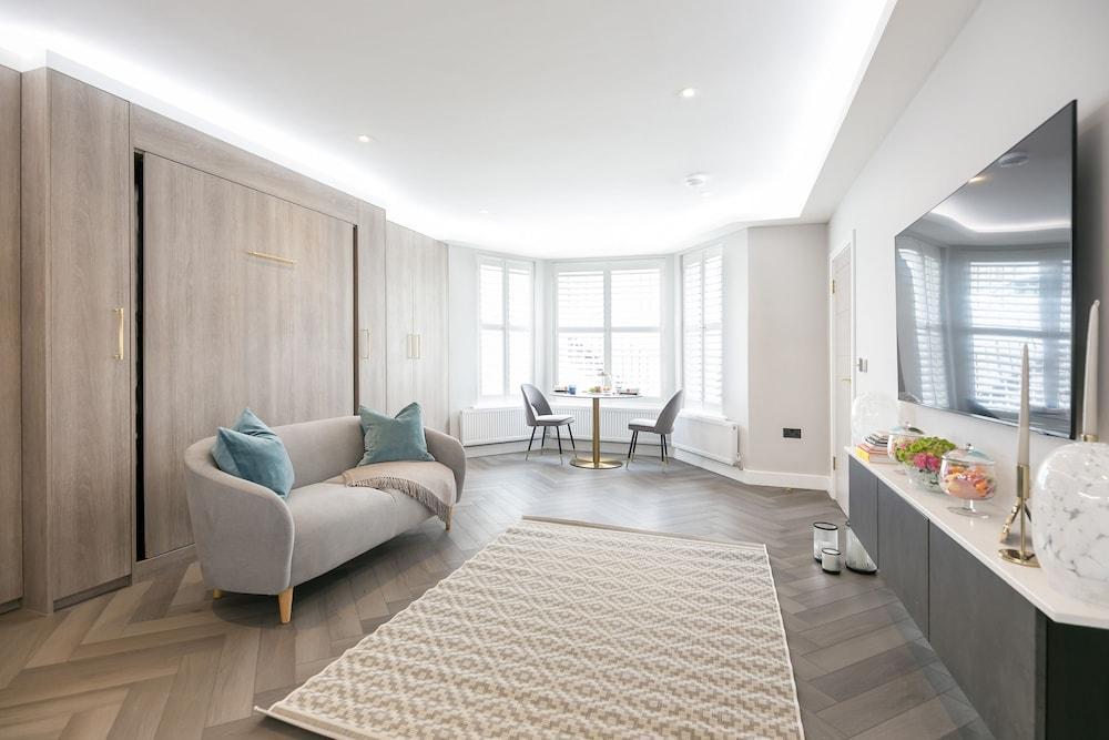 Urban Chic - Nevern