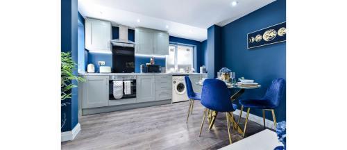 Sleek Modern 3BR Flat in Nunhead - Tap to explore photos