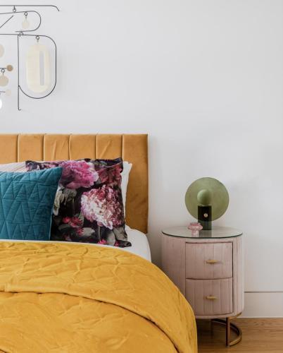 Stunning Covent Garden DREAM COME TRUE Super Quiet HOTEL Alike HOME - Tap to explore photos