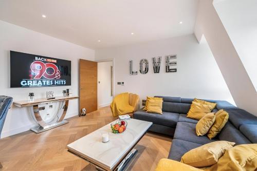 Marble Arch Penthouses with Skyline Views Room Type - Two-Bedroom Apartment Marble Arch Penthouses with Skyline Views Room Type - Two-Bedroom Apartment