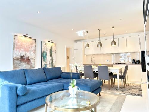 Stylish Apartment with BBQ Kensington - Tap to explore photos