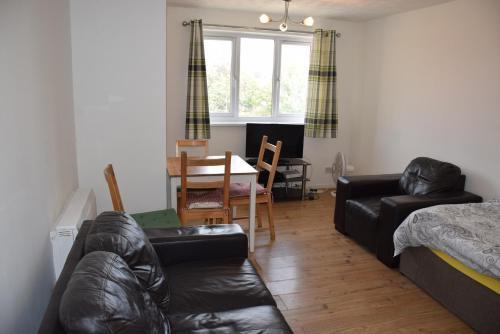 One Bedroom Flat, Granary Road - Tap to explore photos