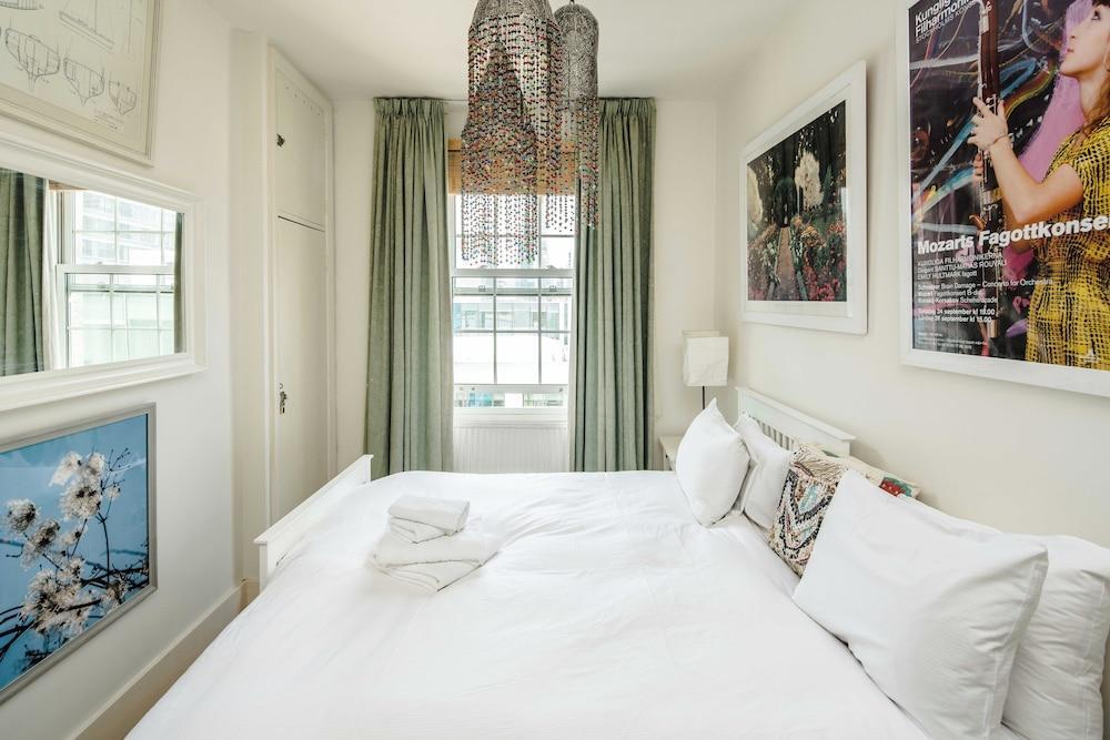 Stylish Central London Flat Near Tower Bridge - Tap to explore photos