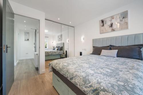 Newly Refurbished 2 Bed Flat