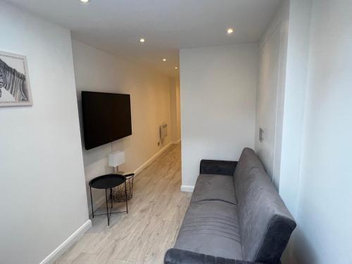 Luxury 2 bedroom apartment near the O2 and Canary Wharf - Tap to explore photos