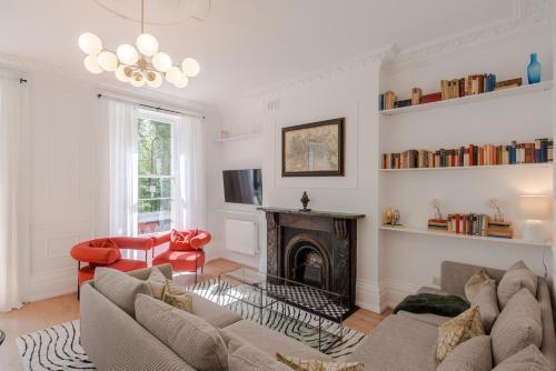Lux and Spacious 4 bedroom apt Camden - Tap to explore photos