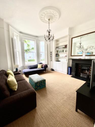Notting Hill Garden Flat - Tap to explore photos