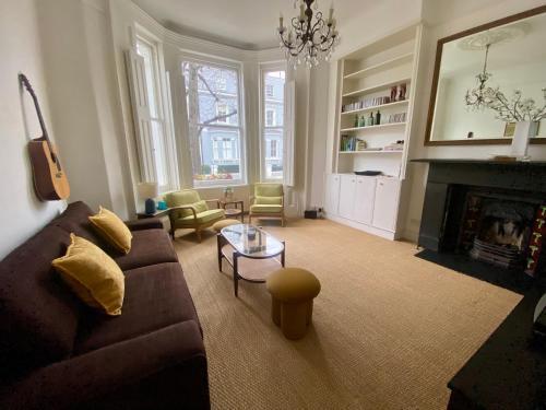 Notting Hill Garden Flat - Tap to explore photos