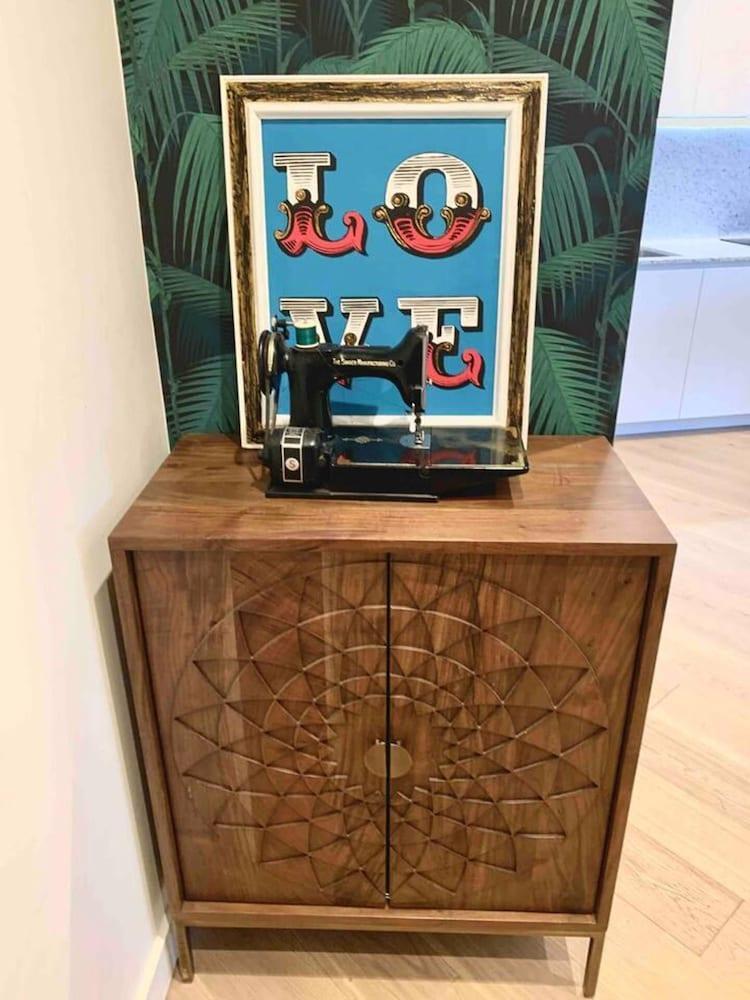 Luxury 1 bed in Soho House Building w Pool, gym - Tap to explore photos