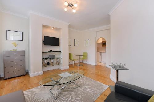 Chiltern Street Serviced Apartments by Globe Apartments - Tap to explore photos