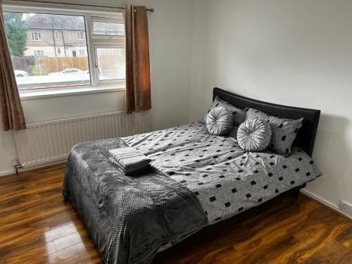 Good priced Single Rooms in Hayes - Tap to explore photos