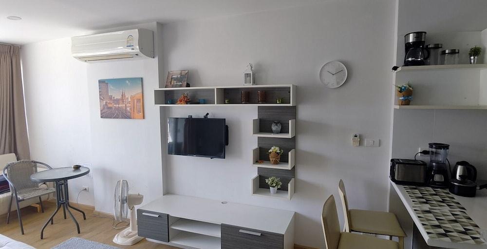 Kata Beach Ozone Superb Fully Equipped Studio Kitchen Washing Machine Aircon - Tap to explore photos