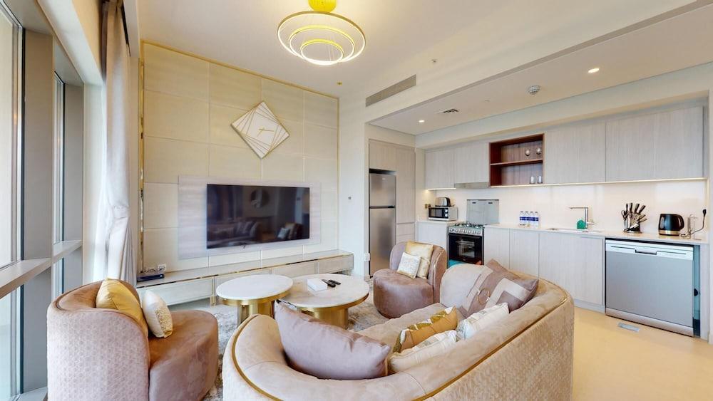 Creek Harbour - Vida Residences Unit 805 - Tap to explore photos
