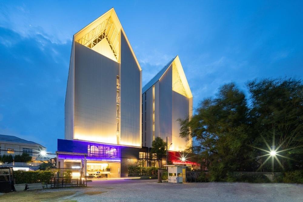 Blue Hippo Hotel - Tap to explore photos