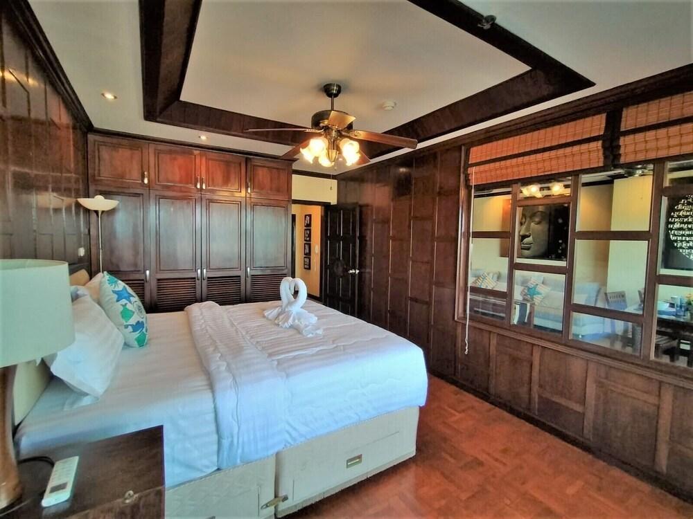 S703 Stunning sea View Flat Just 100 mt From the Beach - Tap to explore photos