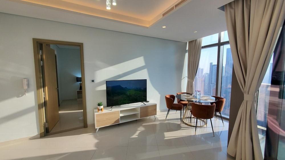 PTR - 3912 Homely one Bedroom With Balcony - Tap to explore photos
