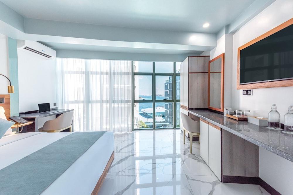 Marukab Plaza Room Type - Deluxe Double Room, Partial Ocean View Marukab Plaza Room Type - Deluxe Double Room, Partial Ocean View