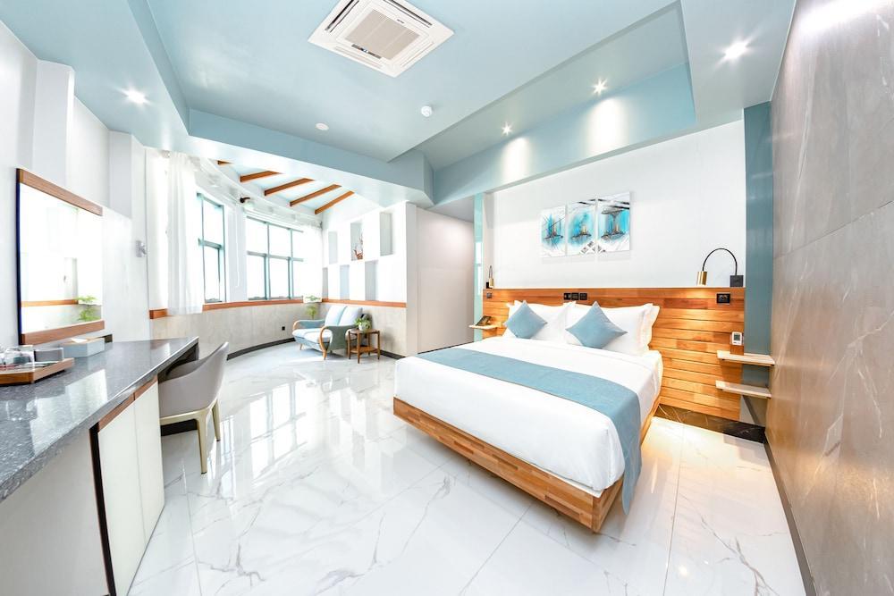 Marukab Plaza Room Type - Premium Double Room