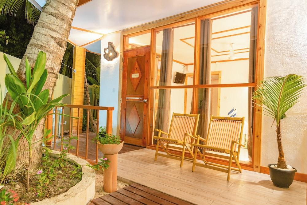 Dhamana Beach Room Type - Deluxe Double or Twin Room