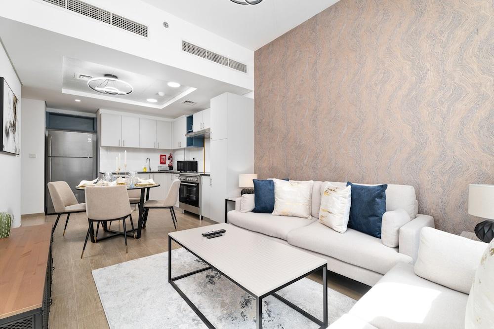 Nasma Luxury Stays- The Nook 1 - Tap to explore photos