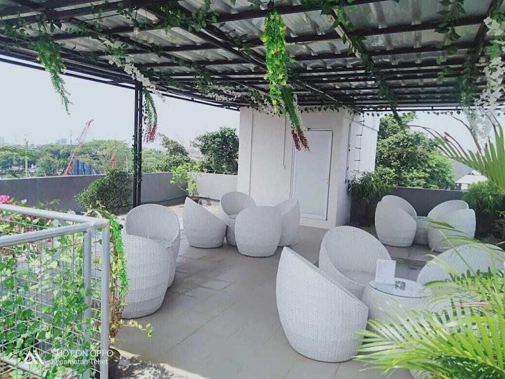 DAIMA Syariah Mansion Tebet - Tap to explore photos