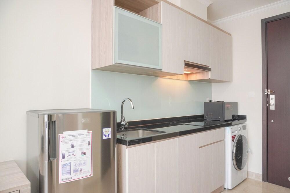 Comfort Stay Studio At Menteng Park Apartment - Tap to explore photos