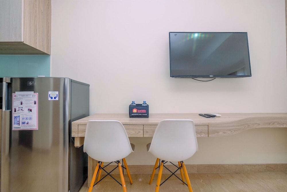 Nice And Strategic Studio At Menteng Park Apartment - Tap to explore photos