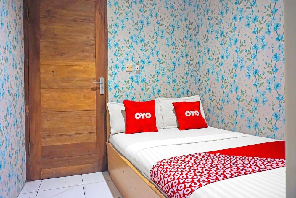 OYO 92580 4n Residence Room Type - Standard Double Room