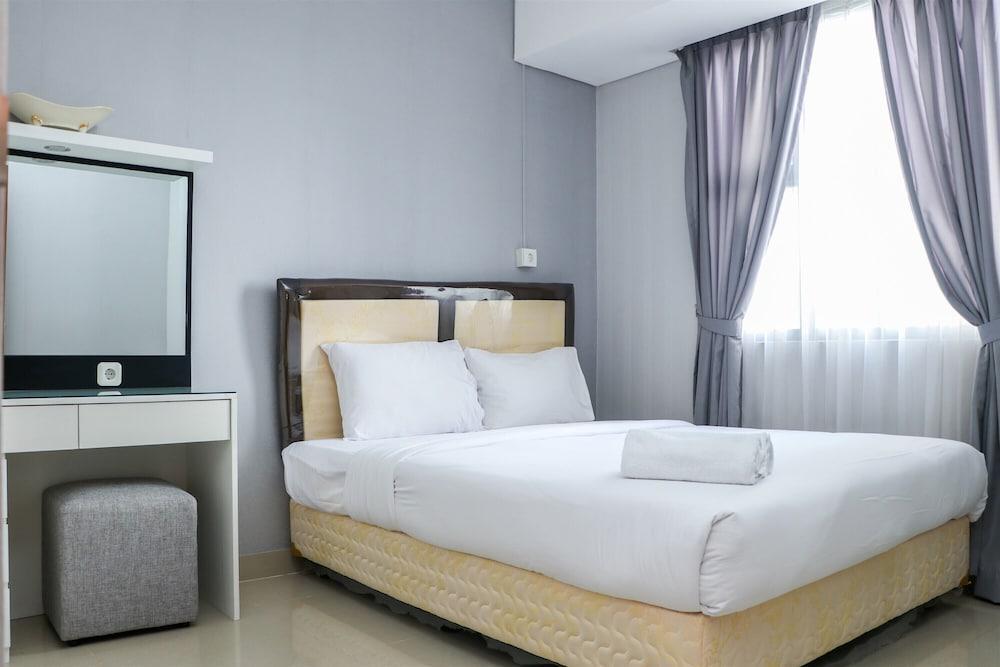 Nice And Comfy 2Br Apartment At Royal Olive Residence - Tap to explore photos