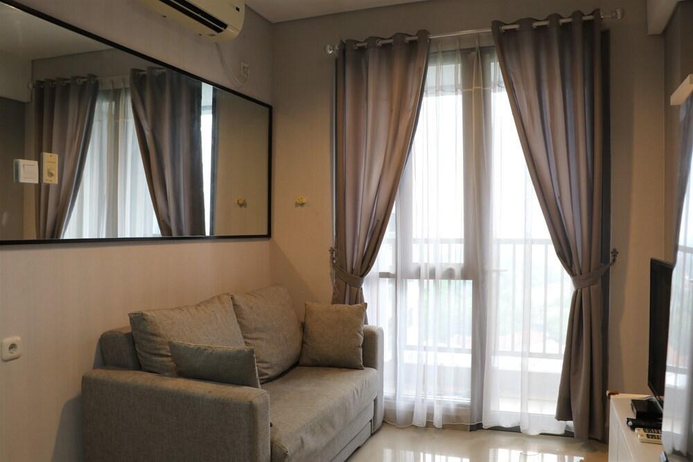 Nice And Comfy 2Br Apartment At Royal Olive Residence - Tap to explore photos