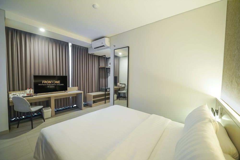 Front One Boutique Hotel Taman Anggrek Room Type - Executive Room