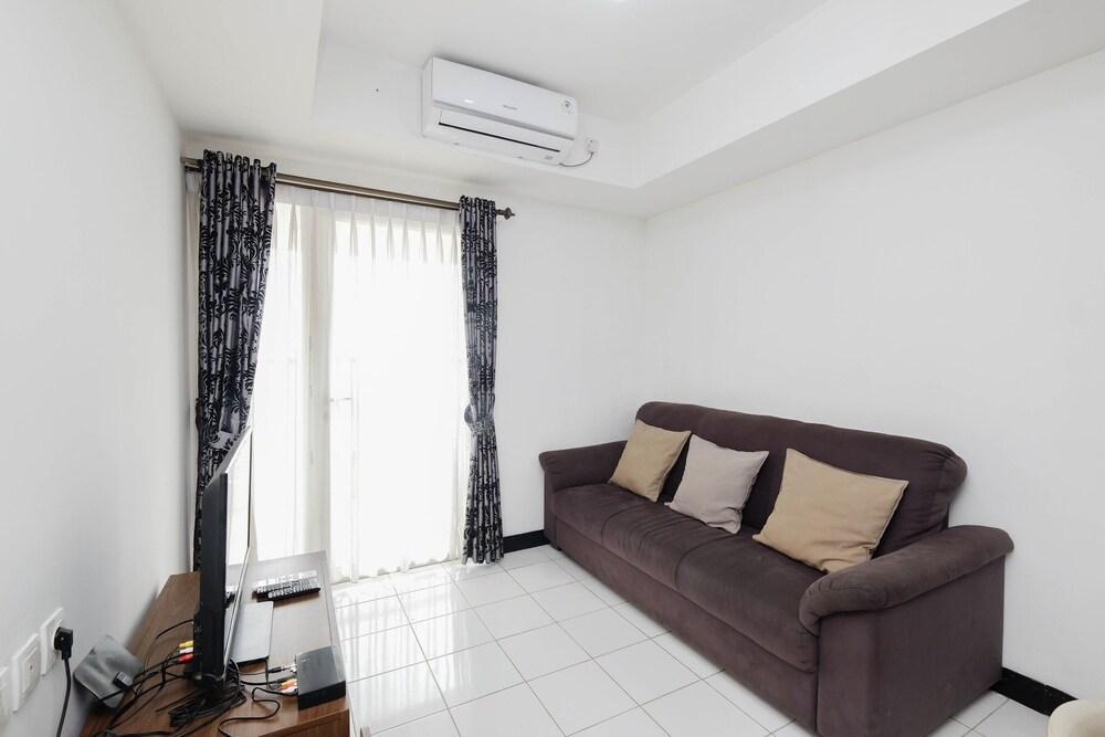 Nice And Elegant 1Br At The Wave Kuningan Apartment - Tap to explore photos