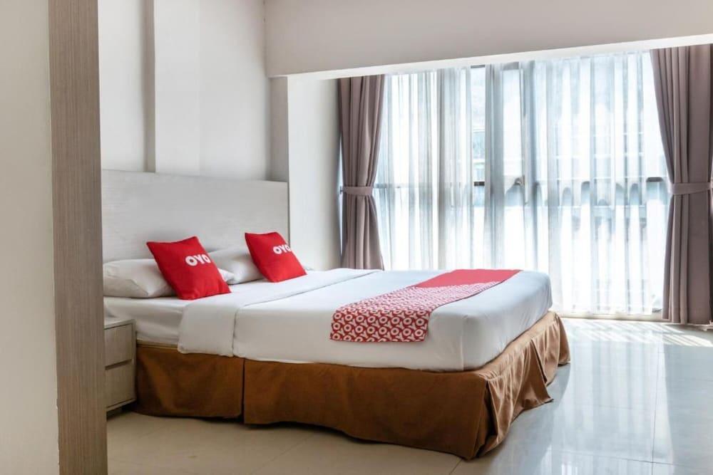 OYO 3811 Best Inn Hotel Room Type - Deluxe Double Room
