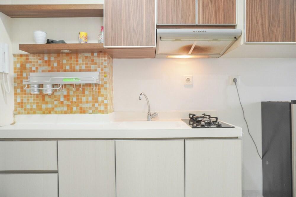 Comfort Living And Homey Studio Signature Park Grande Apartment - Tap to explore photos