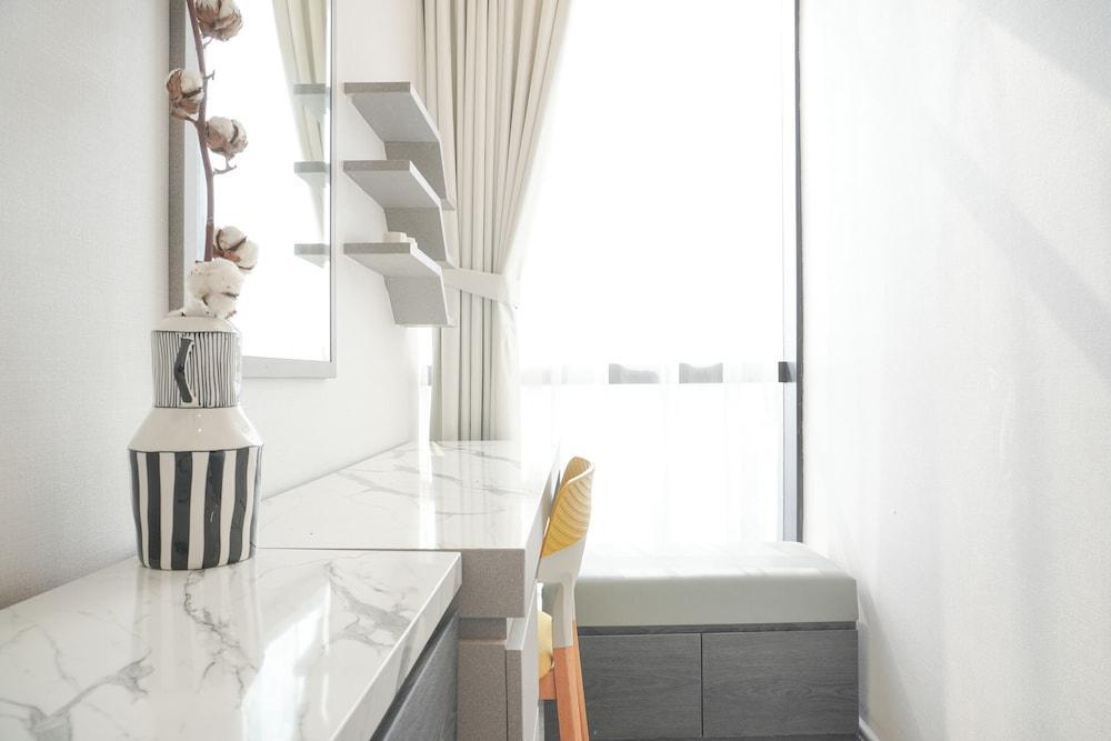 Gorgeous And Comfortable 1Br Sudirman Suites Apartment - Tap to explore photos