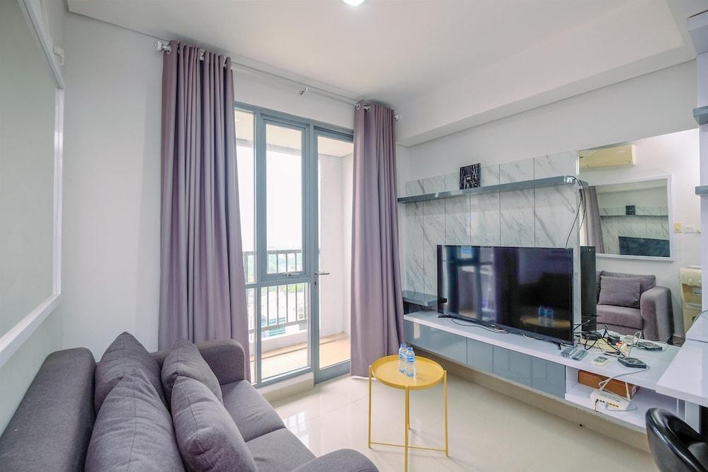 Nice And Comfortable 2Br Apartment At Royal Olive Residence - Tap to explore photos