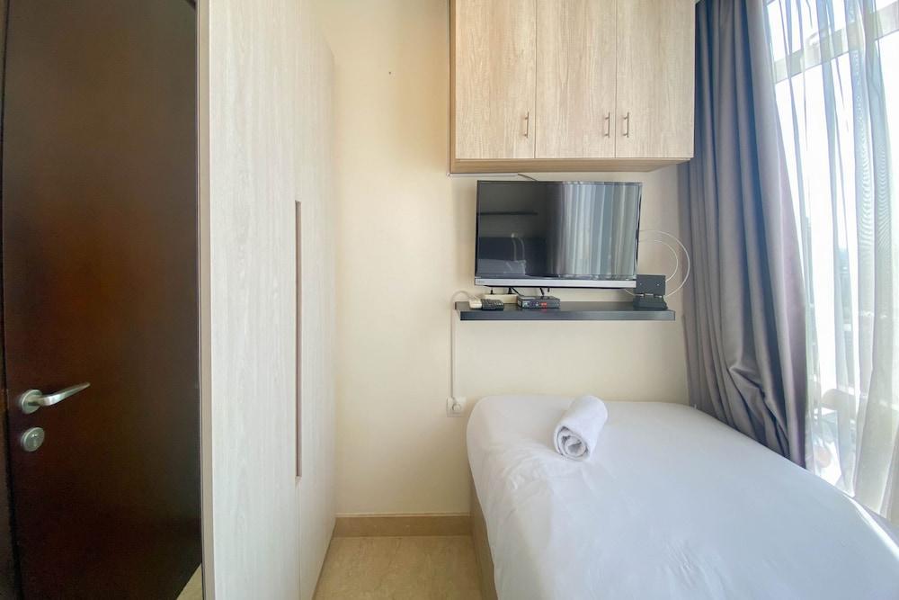Nice And Elegant 2Br At Menteng Park Apartment - Tap to explore photos