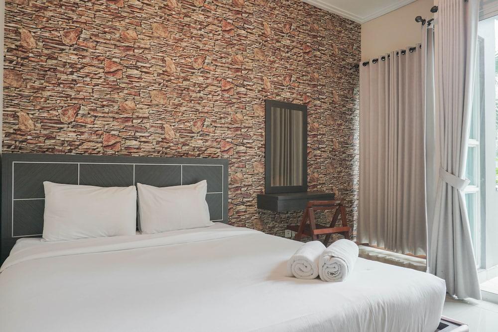 Special 1Br Direct Pool Access At Thamrin Residence - Tap to explore photos