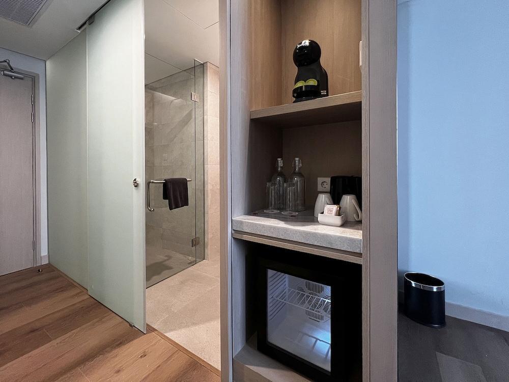 Ra Suites Simatupang Room Type - Deluxe Double Room