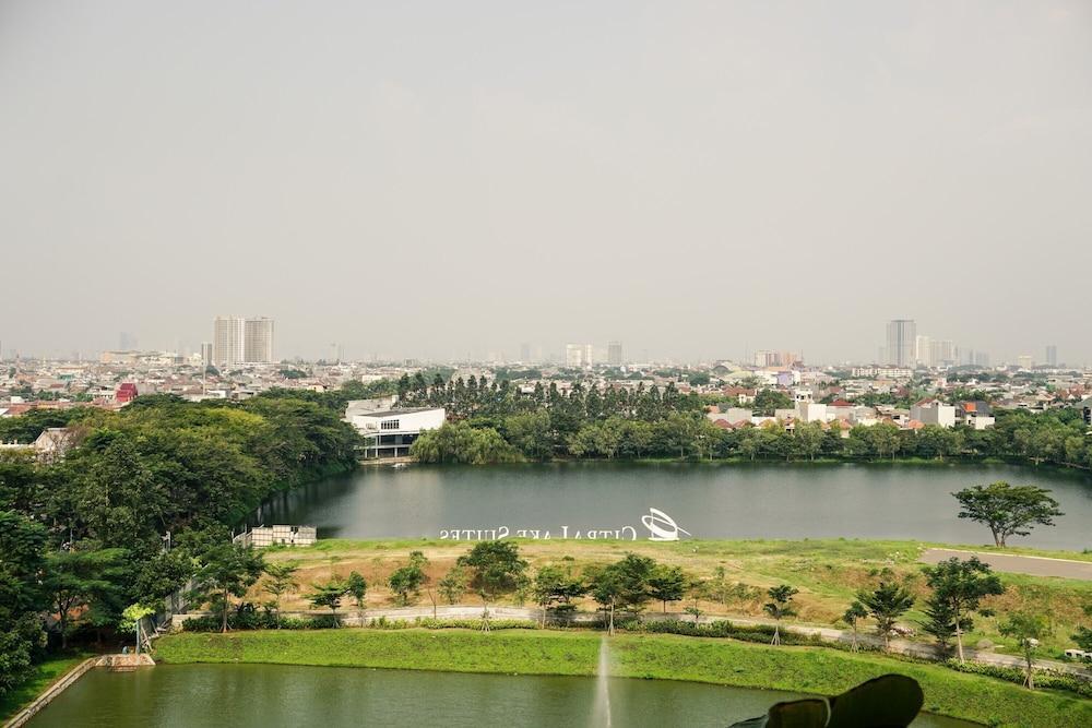 Minimalist And Comfy 1Br Citralake Suites Apartment