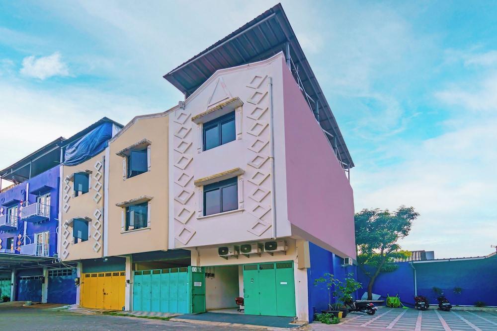 OYO 92664 Cemara Koja Residence Syariah - Tap to explore photos