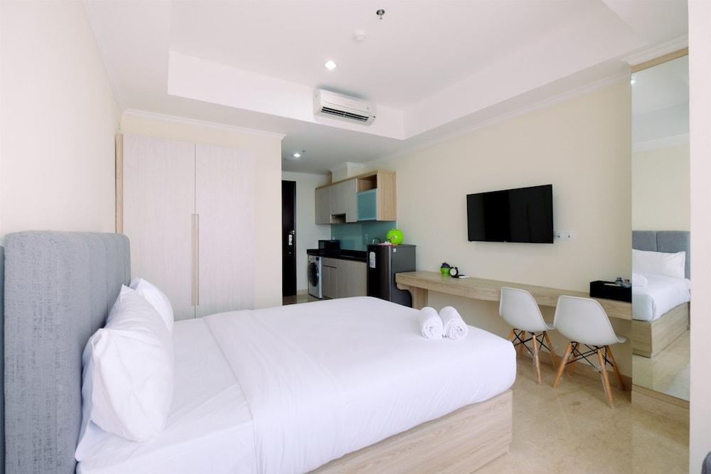 Nice Studio Menteng Park Apartment Room Type - Room