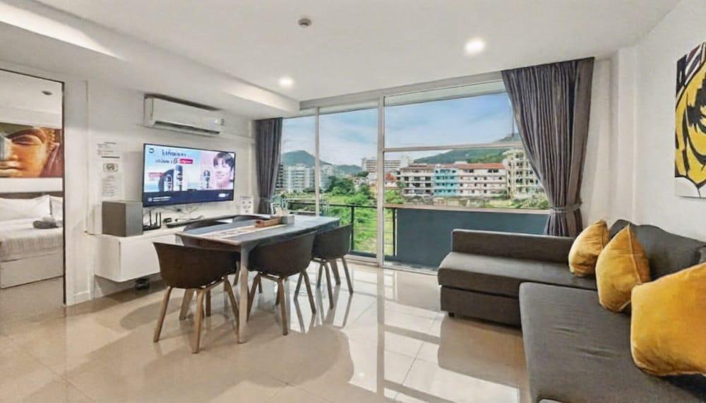 Kris - Modern Spacious 2 Bedrooms Condo With Pool Room Type - Condo, 2 Bedrooms, Balcony, Pool View Kris - Modern Spacious 2 Bedrooms Condo With Pool Room Type - Condo, 2 Bedrooms, Balcony, Pool View