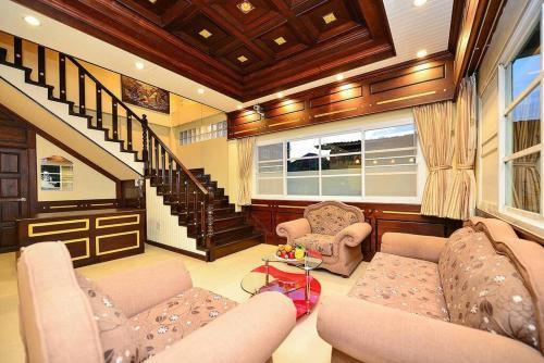 Unique&Nice 7BD pool villa in heart Nanai Patong - Tap to explore photos
