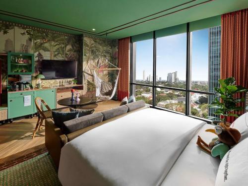 25hours Hotel Jakarta The Oddbird Room Type - Large Garden King Room