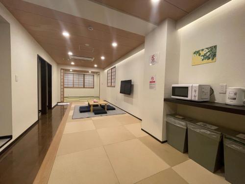 ookubo house, 3 toilet&2 bathroom, city walk shinjuku 10 minutes, free keep luggage - Tap to explore photos