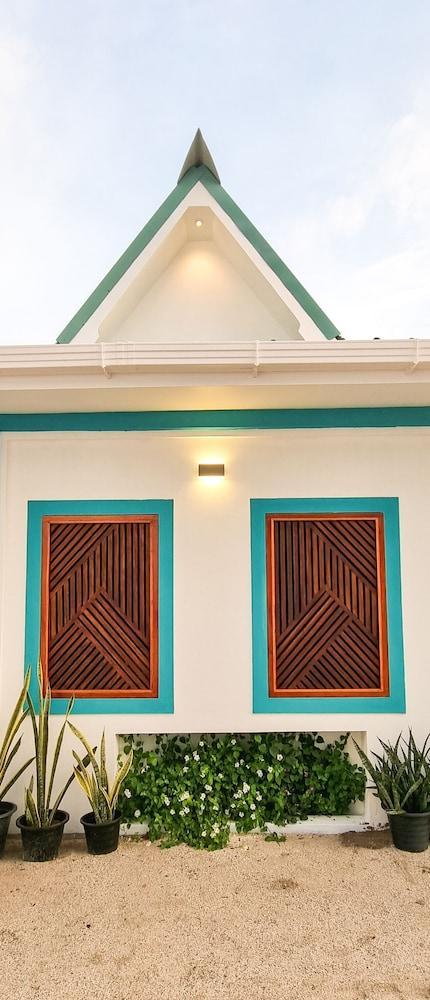 Vaagali Inn
