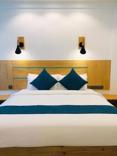 Wish Guesthouse - Tap to explore photos
