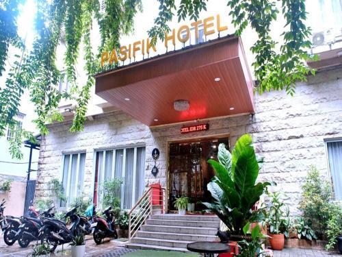 Pasifik Hotel Jakarta - Tap to explore photos