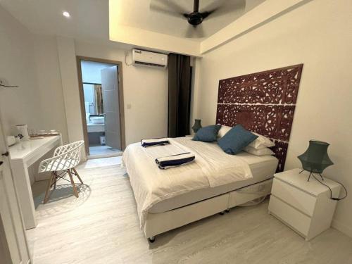 Unwind Dhigurah - Tap to explore photos